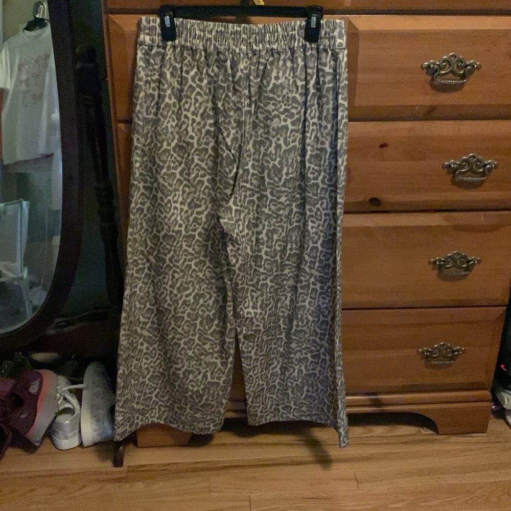 JODIFL Gray and Cream Leopard Print Wide-Leg Pants with Black Ribbon Bows - Picture 2 of 2